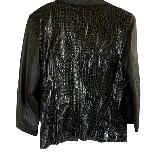 High Fashion Paris leather jacket from Italy size 42